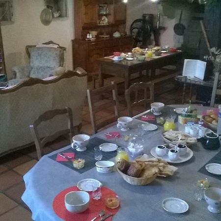 Aux Ronzieres Bed & Breakfast Pouilly-sous-Charlieu Ngoại thất bức ảnh