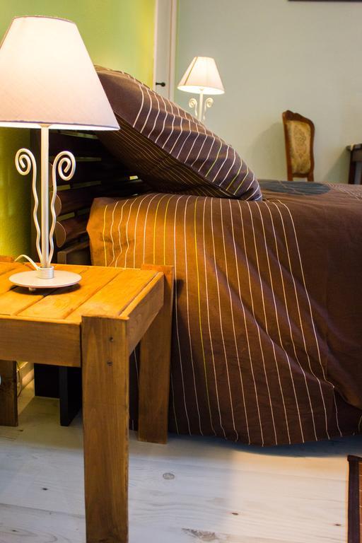 Aux Ronzieres Bed & Breakfast Pouilly-sous-Charlieu Phòng bức ảnh