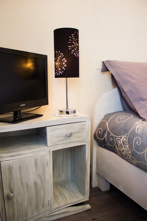 Aux Ronzieres Bed & Breakfast Pouilly-sous-Charlieu Phòng bức ảnh