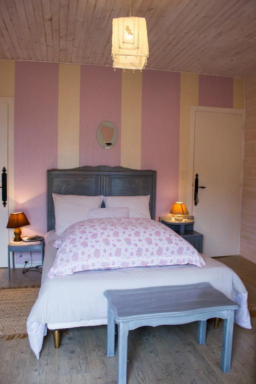 Aux Ronzieres Bed & Breakfast Pouilly-sous-Charlieu Phòng bức ảnh