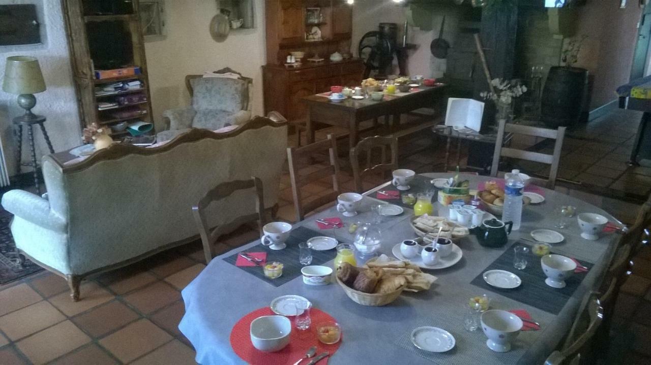 Aux Ronzieres Bed & Breakfast Pouilly-sous-Charlieu Ngoại thất bức ảnh